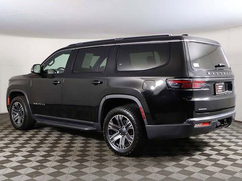 Used 2022 Jeep Wagoneer Series III w/ Flexible Seating Group AWD/4WD image 13