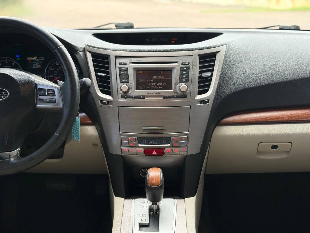 Used 2013 Subaru Outback 2.5i Limited w/ Moonroof Pkg AWD/4WD image 15