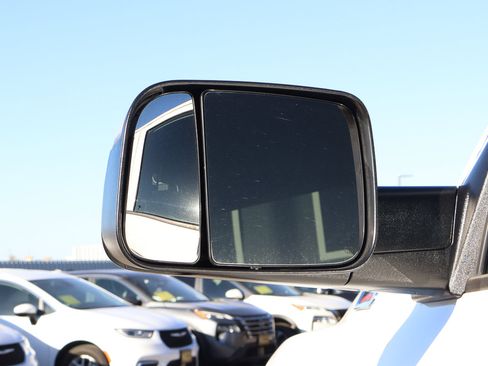 Used 2022 RAM 3500 Tradesman image 17