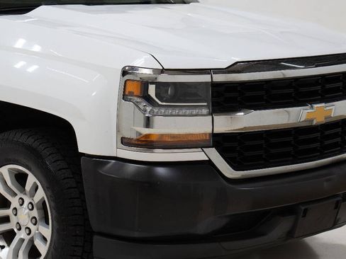 Used 2018 Chevrolet Silverado 1500 W/T RWD image 9