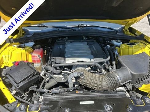 Used 2018 Chevrolet Camaro SS RWD image 32