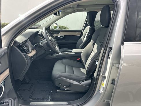 Certified 2025 Volvo XC90 B6 Plus image 17