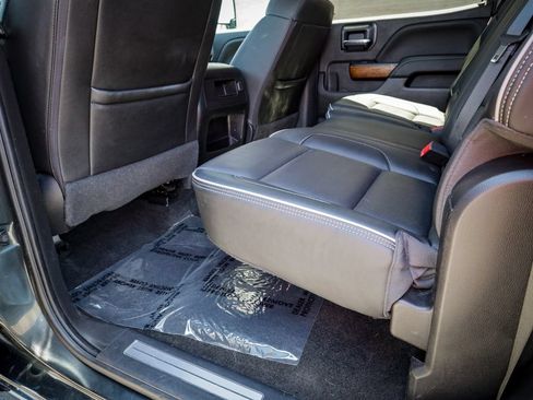Used 2018 Chevrolet Silverado 1500 High Country AWD/4WD image 32