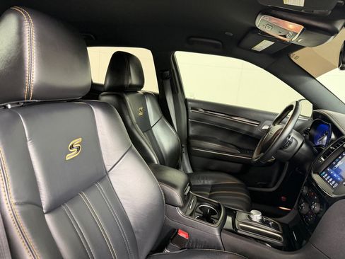 Used 2017 Chrysler 300 S AWD/4WD image 23