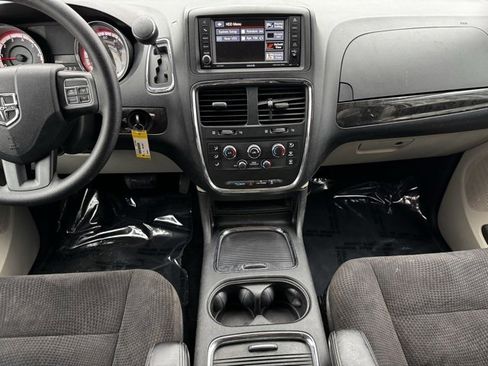 Used 2014 Dodge Grand Caravan SE w/ Quick Order Package 29E SE image 2