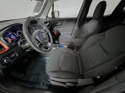 Used 2020 Jeep Renegade Latitude AWD/4WD image 15