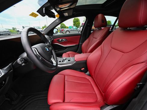 Used 2023 BMW 330i xDrive Sedan w/ Premium Package AWD/4WD image 18