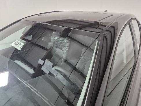 New 2026 Toyota Camry Hybrid FWD image 9