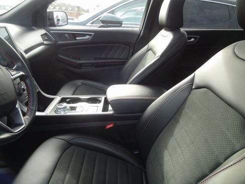 Used 2022 Ford Edge ST-Line w/ Class II Trailer Tow Package image 5