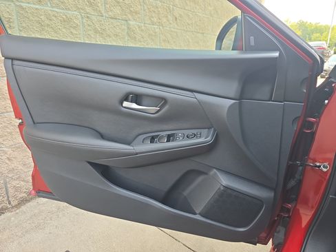 Used 2025 Nissan Sentra SV FWD image 25