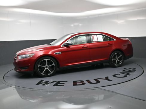 Used 2015 Ford Taurus Limited w/ Equipment Group 301A AWD/4WD image 6