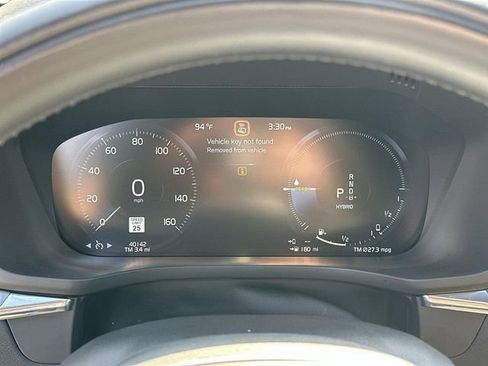 Used 2020 Volvo XC60 T8 Momentum w/ Protection Package Premier image 10