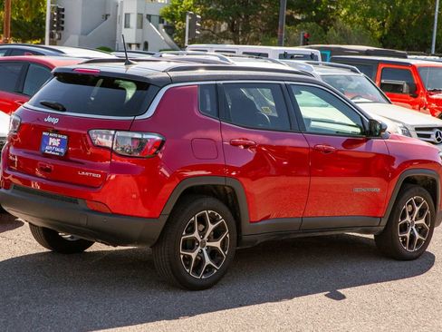 Used 2025 Jeep Compass Limited AWD/4WD image 4