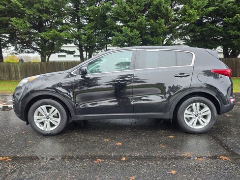 Used 2018 Kia Sportage LX image 3