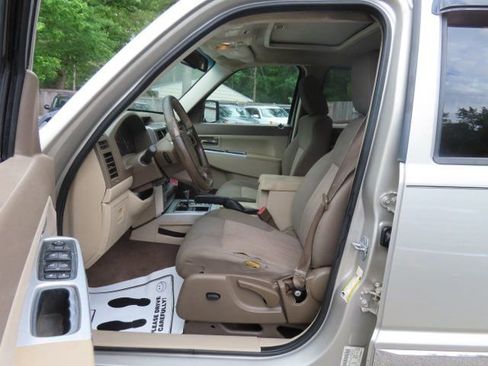 Used 2008 Jeep Liberty Limited w/ Premium Sound Group AWD/4WD image 18