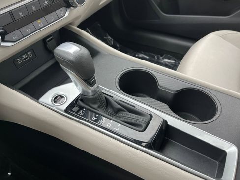 Used 2025 Nissan Altima 2.5 SV image 41