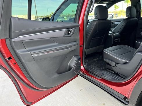 Used 2025 Buick Enclave Sport Touring w/ Power Package image 17