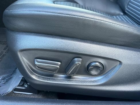 Used 2023 Toyota Camry SE image 14