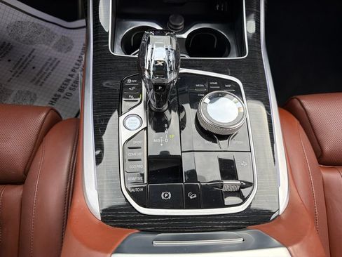 Used 2022 BMW X7 M50i AWD/4WD image 38