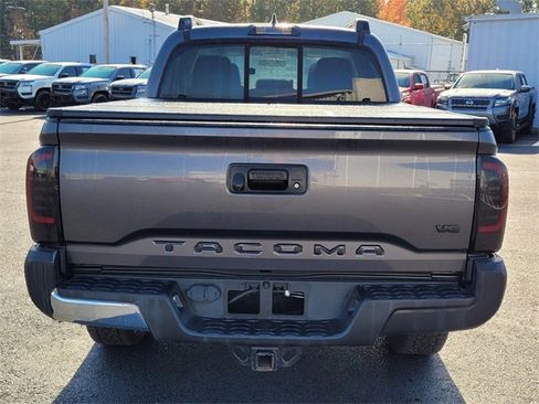 Used 2016 Toyota Tacoma SR5 image 10