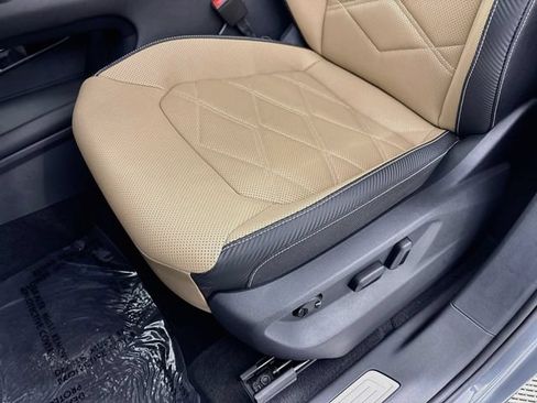 Certified 2025 Volkswagen Atlas Cross Sport SE AWD/4WD image 21