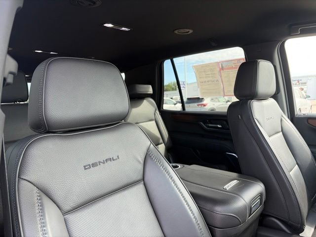 Used 2025 GMC Yukon Denali AWD/4WD image 54