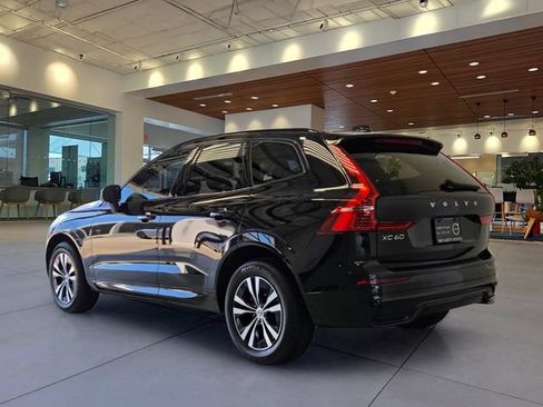 Certified 2024 Volvo XC60 B5 Core w/ Climate Package AWD/4WD image 3