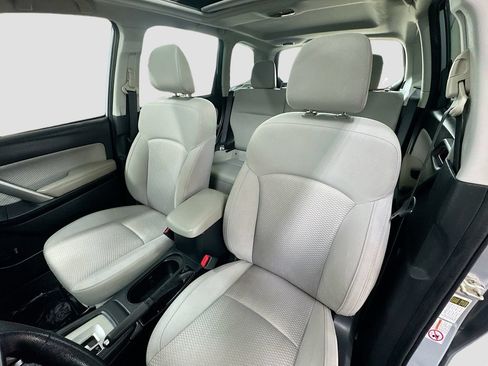 Used 2018 Subaru Forester 2.5i Premium w/ All-Weather Package AWD/4WD image 18