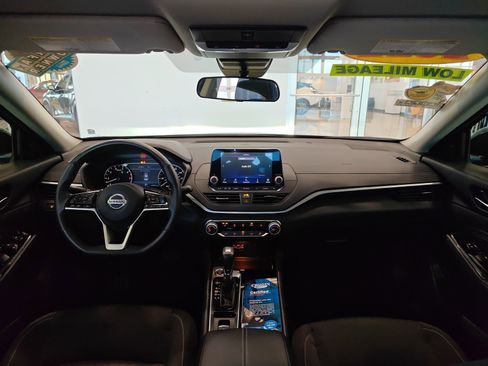 Used 2022 Nissan Altima 2.5 SV w/ SV Premium Package image 31