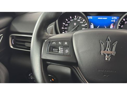 Used 2019 Maserati Levante S AWD/4WD image 28