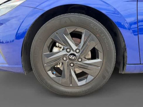 Certified 2023 Hyundai Elantra SEL image 9