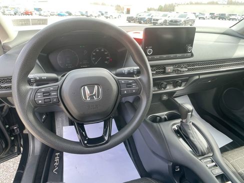 Used 2023 Honda HR-V LX image 14
