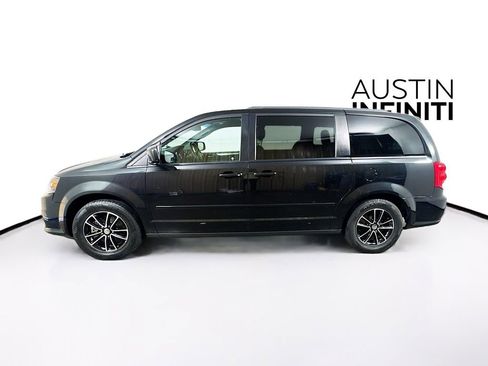 Used 2017 Dodge Grand Caravan GT image 4