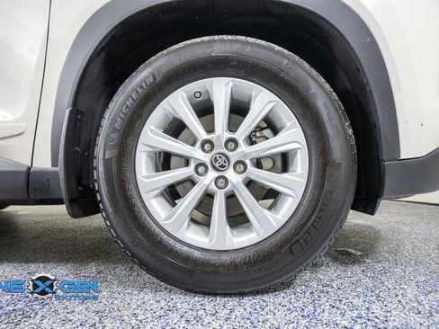 Used 2024 Toyota Grand Highlander AWD image 45