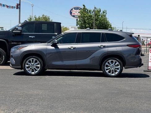 Used 2021 Toyota Highlander Limited FWD image 46
