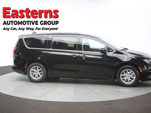 Used 2024 Chrysler Voyager LX image 44