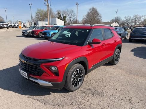 New 2026 Chevrolet TrailBlazer LT w/ Convenience Package FWD image 2