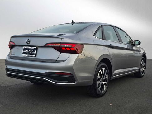 Used 2024 Volkswagen Jetta S image 3