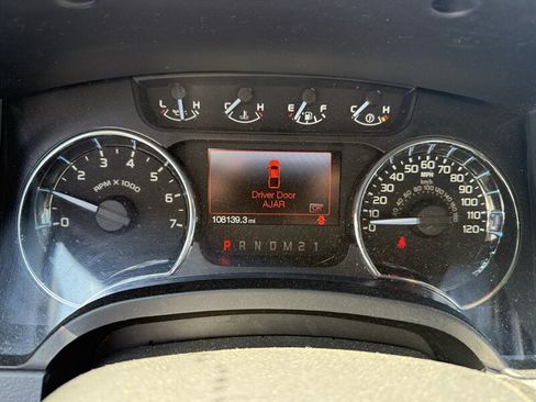 Used 2012 Ford F150 XLT w/ XLT Chrome Pkg RWD image 11