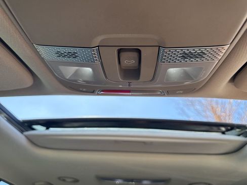 Used 2023 Kia Telluride EX w/ EX Captain's Chair Package image 3