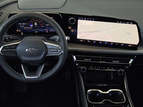 New 2027 Chevrolet Traverse LT w/ Midnight/Sport Edition FWD image 26