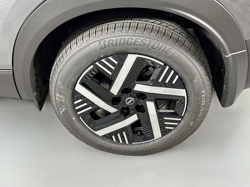 New 2026 Nissan Kicks SV w/ SV Premium Package FWD image 9