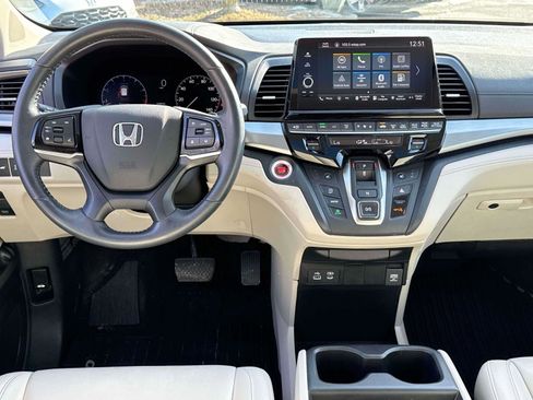 Certified 2025 Honda Odyssey EX-L image 2