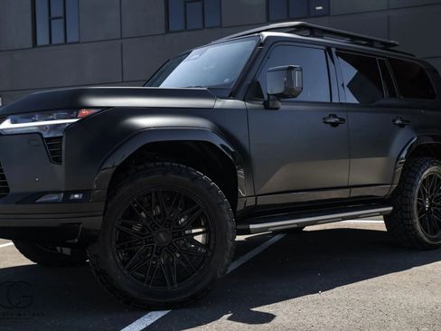 Used 2025 Lexus GX 550 image 6