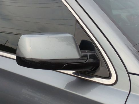 Used 2019 Chevrolet Tahoe LT image 12