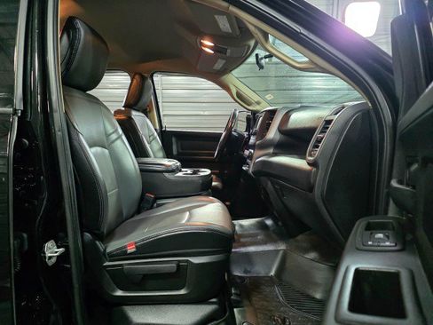 Used 2020 RAM 2500 Tradesman w/ Chrome Appearance Group image 17