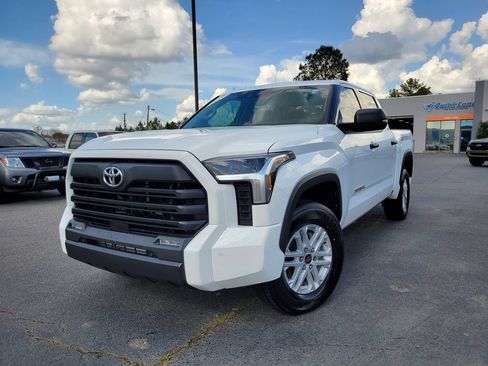 Used 2023 Toyota Tundra SR5 w/ SR5 Convenience Package AWD/4WD image 2