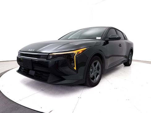 Used 2025 Kia K4 FWD image 12
