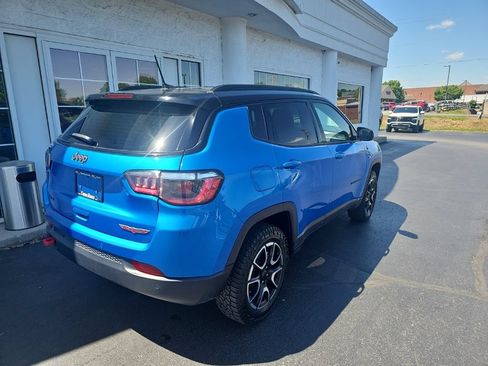 Used 2025 Jeep Compass Trailhawk AWD/4WD image 4