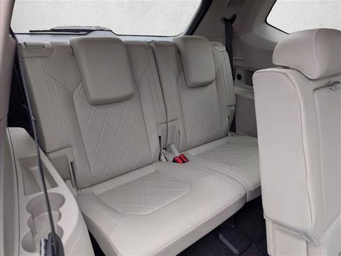 Used 2024 Volkswagen Atlas SEL Premium R-Line image 19